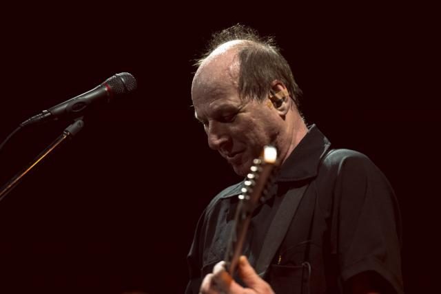 Adrian Belew (32)